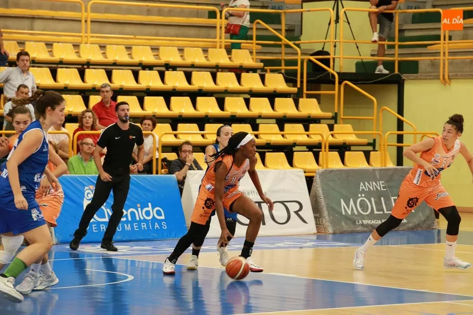 Foto 3 - Perfumer&iacute;as Avenida cae (66-74) ante el Zamarat en su primer test de pretemporada