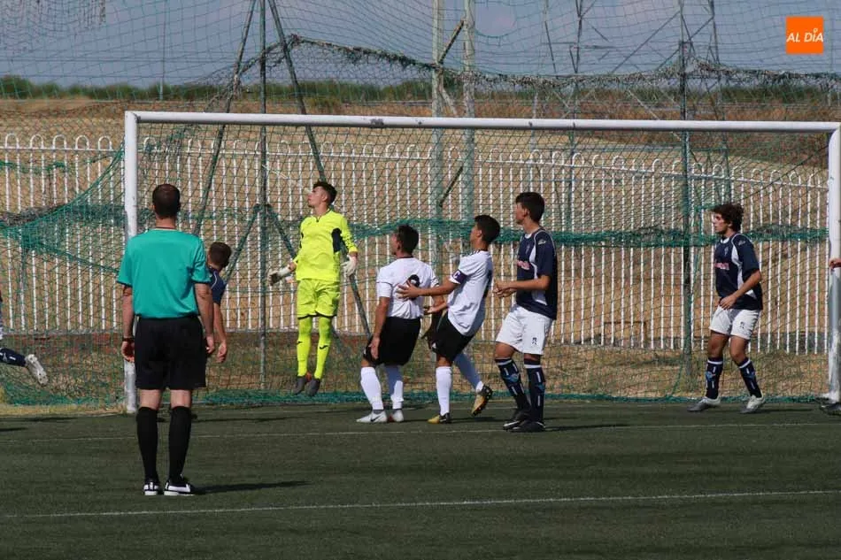 Foto 2 - Derrota del Helm&aacute;ntico en la Regional Juvenil y empate del Infantil del Santa Marta