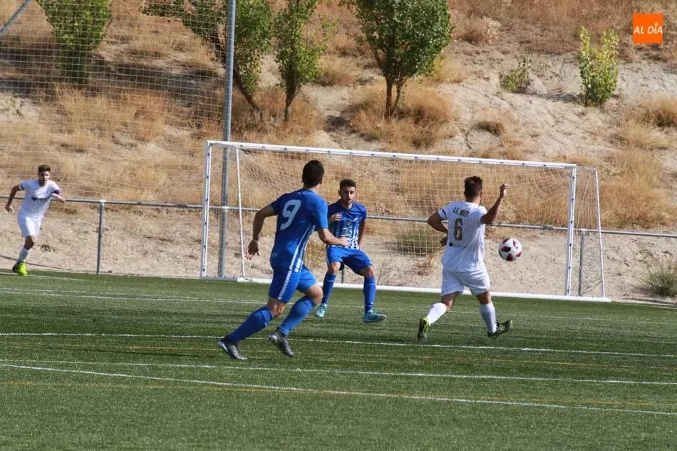 Foto 10 - El B&eacute;jar Industrial suma y sigue y duro rev&eacute;s para el Ribert y el filial del Salamanca UDS