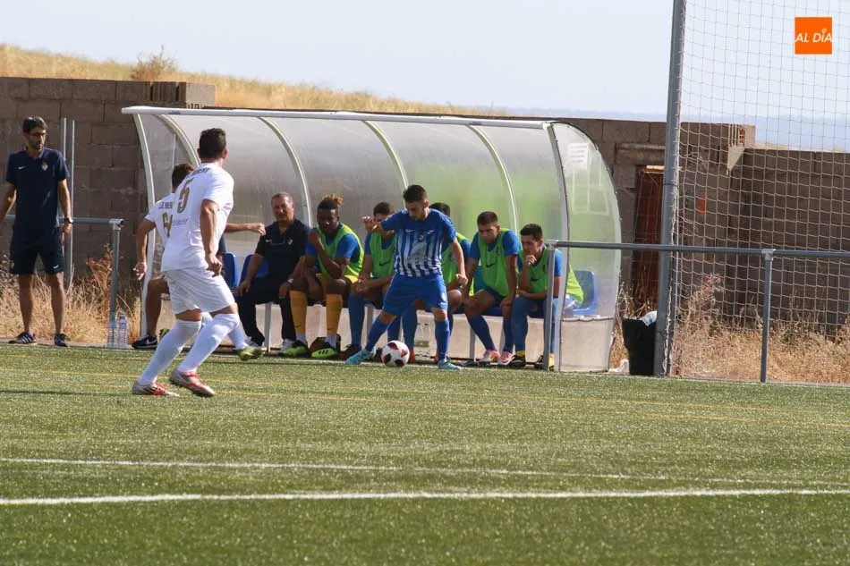 Foto 6 - El B&eacute;jar Industrial suma y sigue y duro rev&eacute;s para el Ribert y el filial del Salamanca UDS