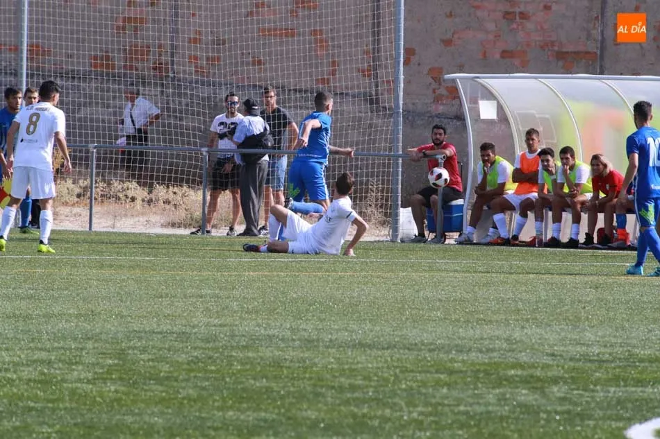 Foto 4 - El B&eacute;jar Industrial suma y sigue y duro rev&eacute;s para el Ribert y el filial del Salamanca UDS