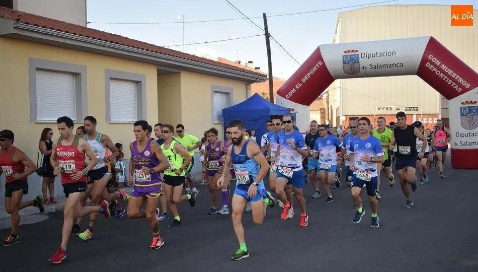 Salida de la carrera absoluta.