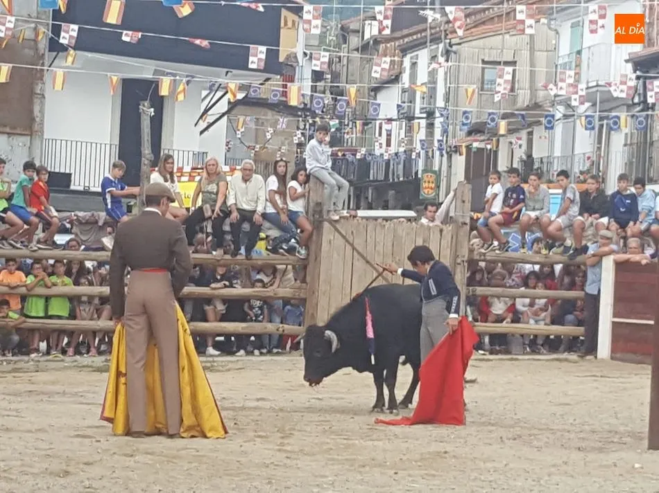 Foto 7 - La plaza vuelve a vivir una nueva jornada taurina llena de emoci&oacute;n