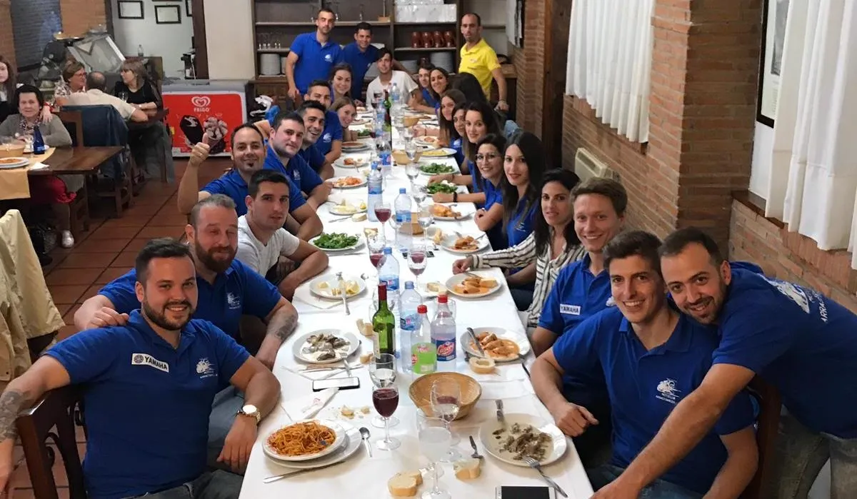 El Motoclub Arrastrarodillas se va de cena  