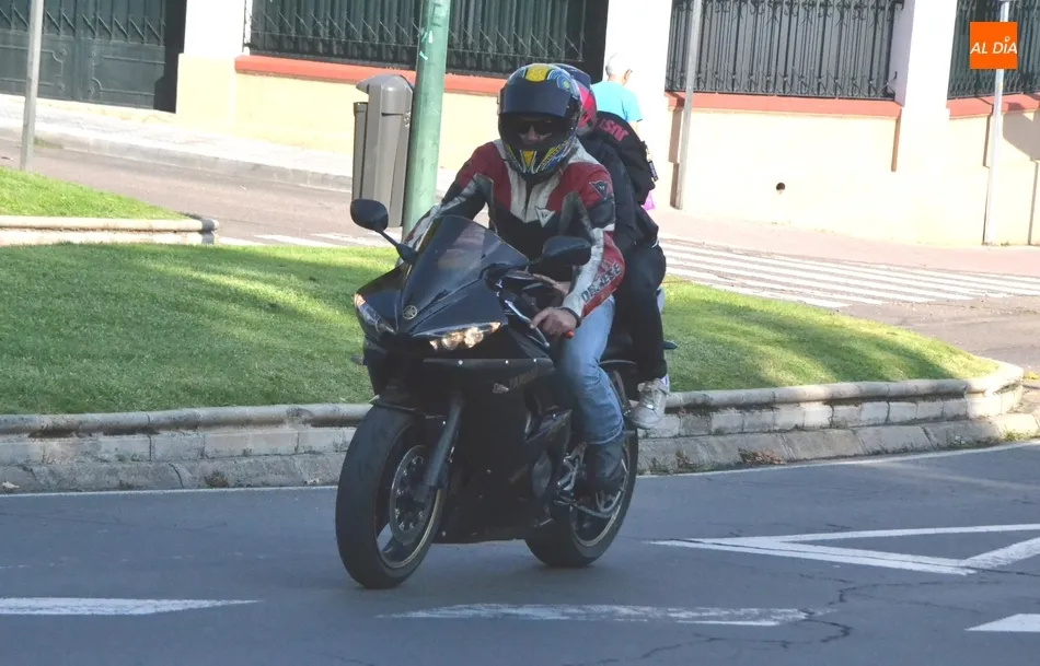 Foto 2 - Medio centenar de moteros realiza una ruta hasta Serradilla del Arroyo  