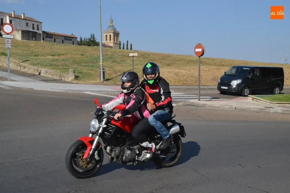 Foto 6 - Medio centenar de moteros realiza una ruta hasta Serradilla del Arroyo  