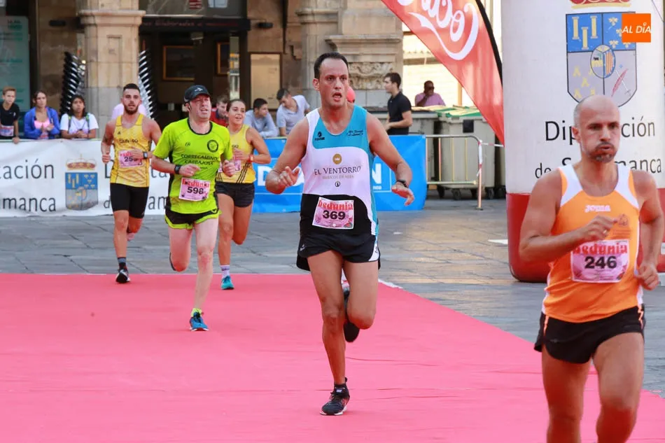 Foto 10 - Salamanca visibiliza un a&ntilde;o m&aacute;s la Violencia de G&eacute;nero con una carrera muy participativa