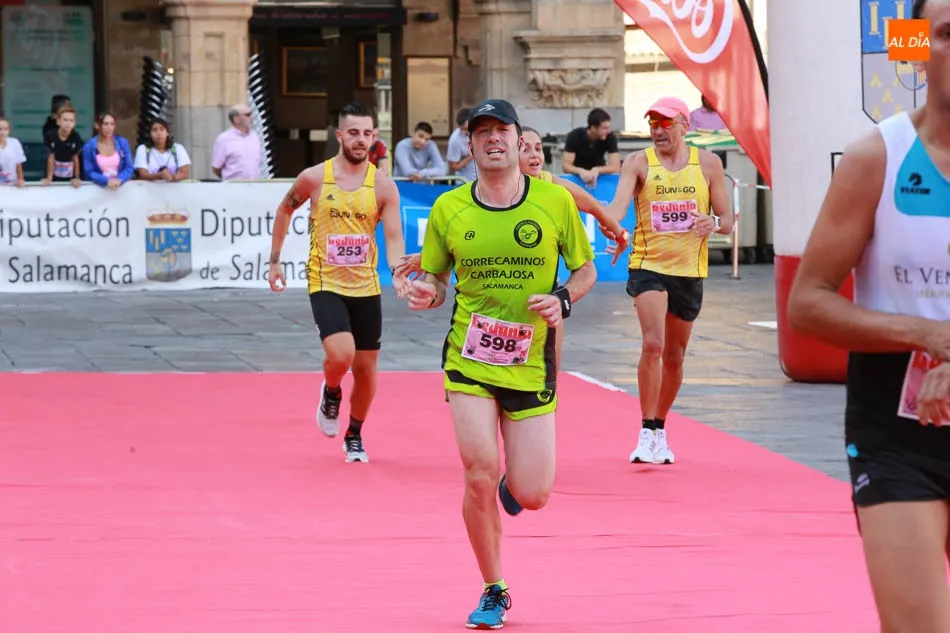 Foto 9 - Salamanca visibiliza un a&ntilde;o m&aacute;s la Violencia de G&eacute;nero con una carrera muy participativa