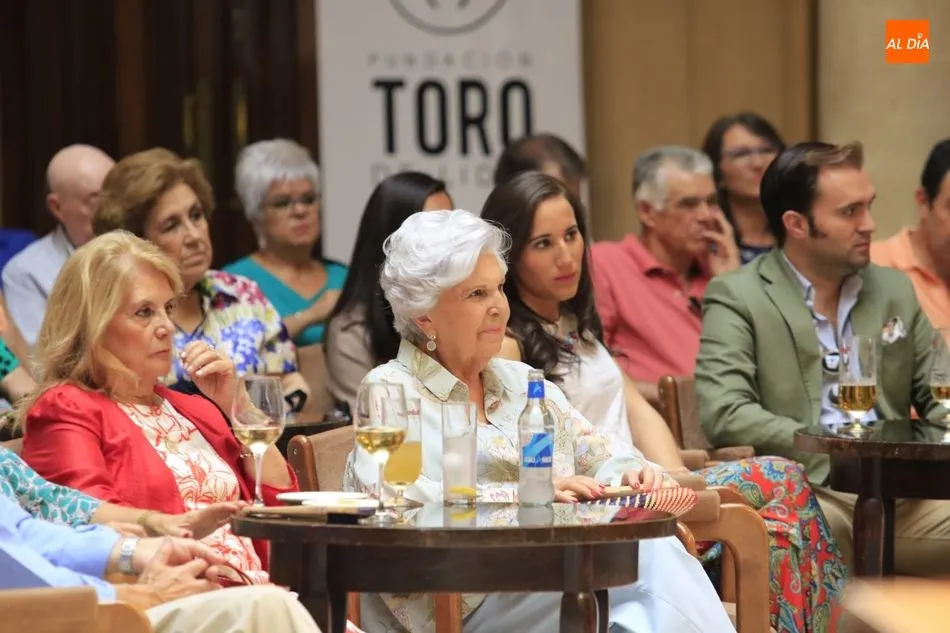 Foto 9 - &lsquo;Los Aperitivos Taurinos del Casino&rsquo; bajan el tel&oacute;n con otro lleno de p&uacute;blico