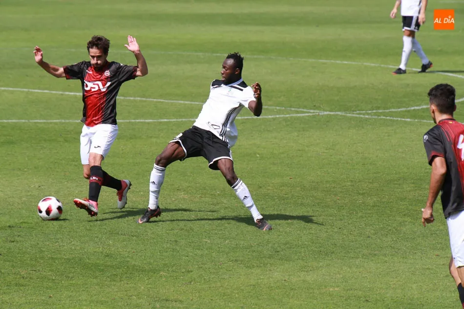 Foto 8 - El Salamanca UDS suma su primera victoria con una goleada frente al&nbsp; Uni&oacute;n Adarve (4-3)