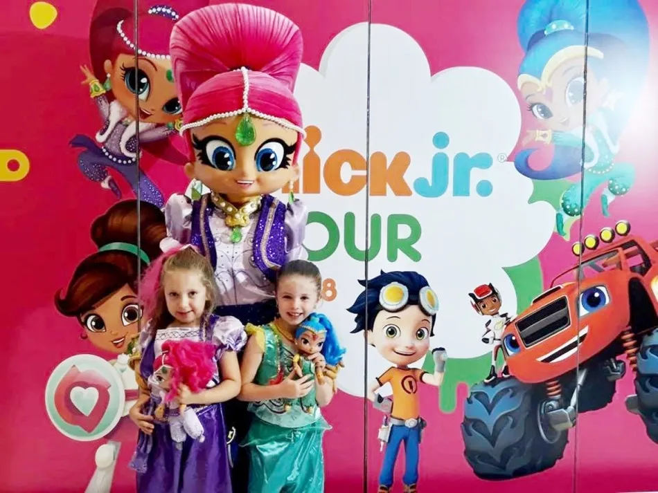 Foto 9 - Divertida visita en El Tormes de personajes Shimmer&Shine y de la Patrulla Canina