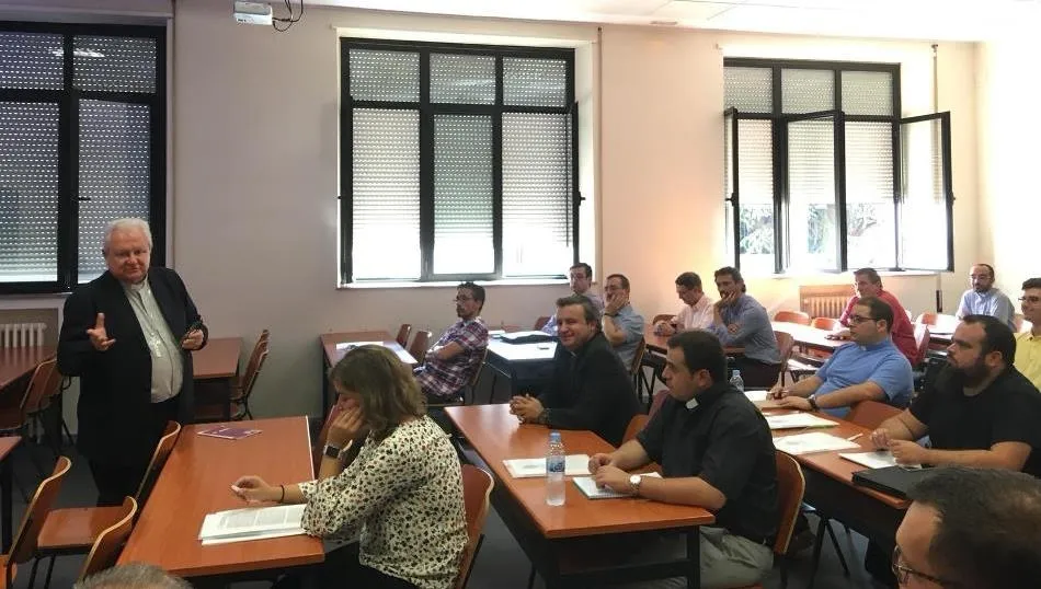 Foto 2 - La Universidad Pontificia de Salamanca estrena el M&aacute;ster en Pastoral Juvenil