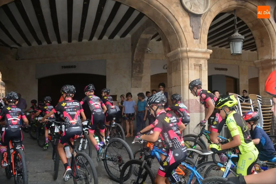 Foto 10 - La Semana Europea de la Movilidad comienza con un multitudinario D&iacute;a de la Bici