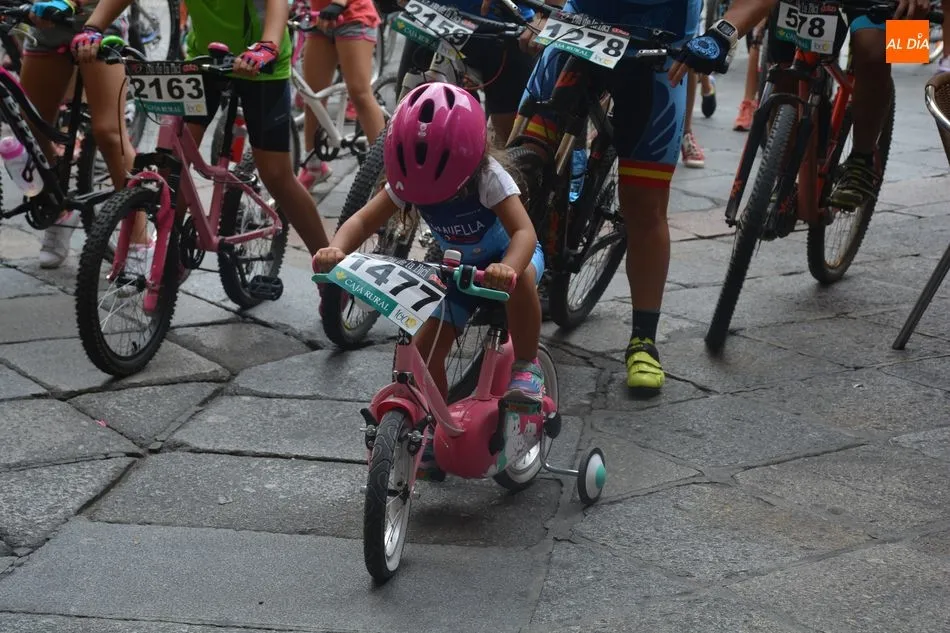 Foto 7 - La Semana Europea de la Movilidad comienza con un multitudinario D&iacute;a de la Bici
