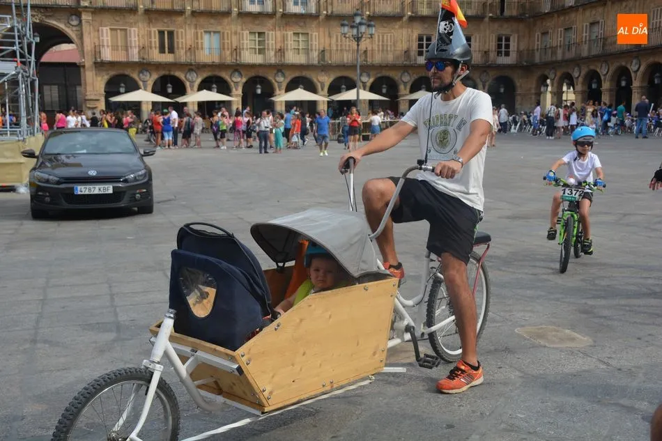 Foto 3 - La Semana Europea de la Movilidad comienza con un multitudinario D&iacute;a de la Bici