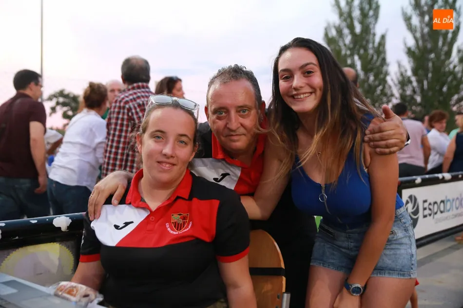 Foto 6 - El Sporting Carbajosa se viste de gala en la presentaci&oacute;n de sus equipos para la 2018-19