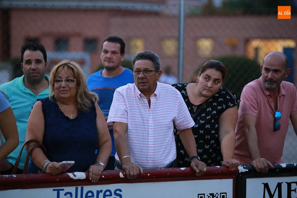 Foto 5 - El Sporting Carbajosa se viste de gala en la presentaci&oacute;n de sus equipos para la 2018-19