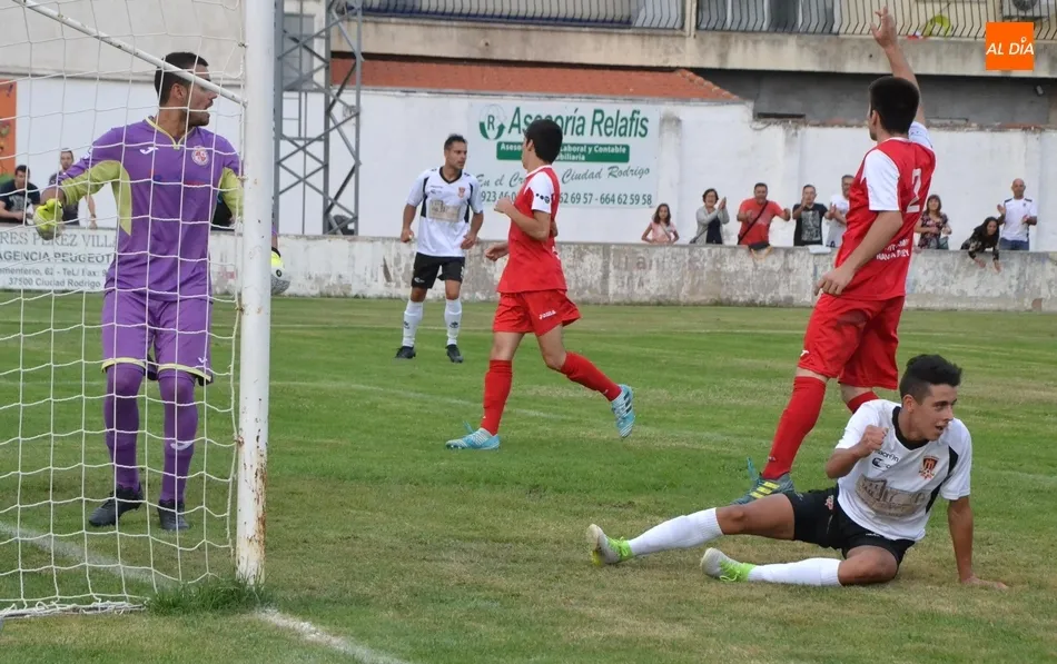 Gol de Omar que cerró el marcador del Ciudad Rodrigo | Fotos @kisanghani