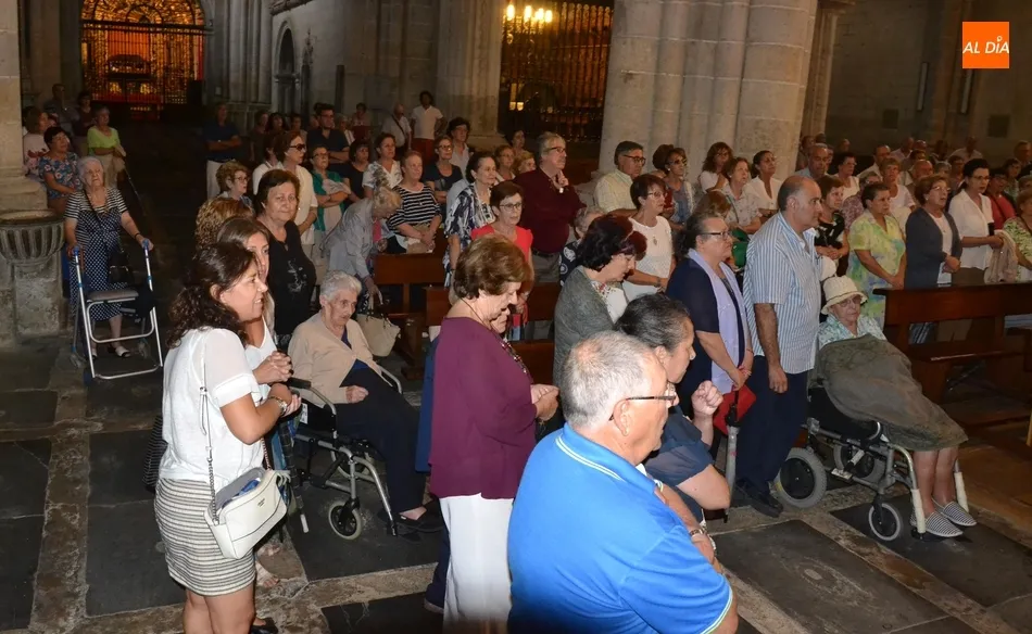 Foto 8 - La Virgen de La Soledad regresa al Claustro de la Catedral  