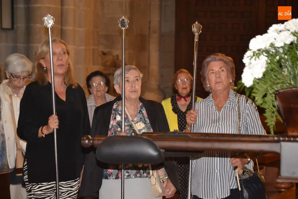 Foto 6 - La Virgen de La Soledad regresa al Claustro de la Catedral  