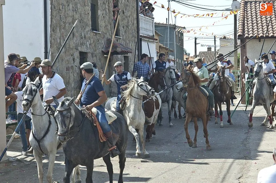 Foto 10 - Aldehuela de Yeltes vibra con sus eventos taurinos  