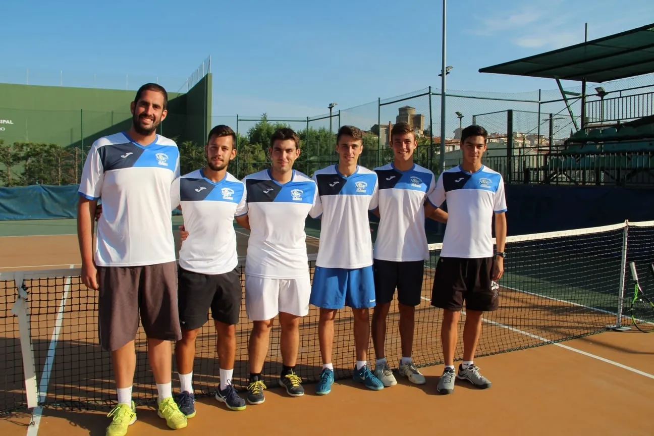 Los integrantes del Club de Tenis albenses vencieron de manera contundente