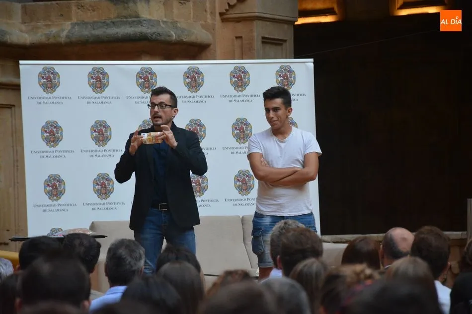 Foto 2 - El Patio Barroco acoge el &lsquo;Welcome Day&rsquo; para dar la bienvenida a los j&oacute;venes universitarios de ...