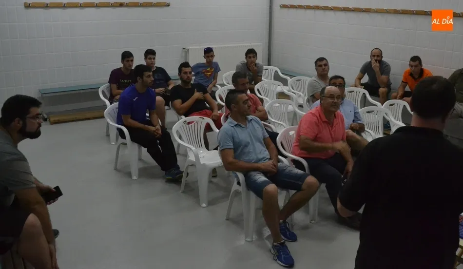 Repartidas las horas de juego del Pabellón Eladio Jiménez  