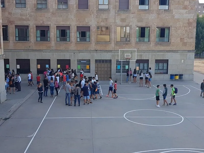 Foto 2 - Los alumnos de ESO y Bachillerato comienzan el nuevo curso en Maristas  