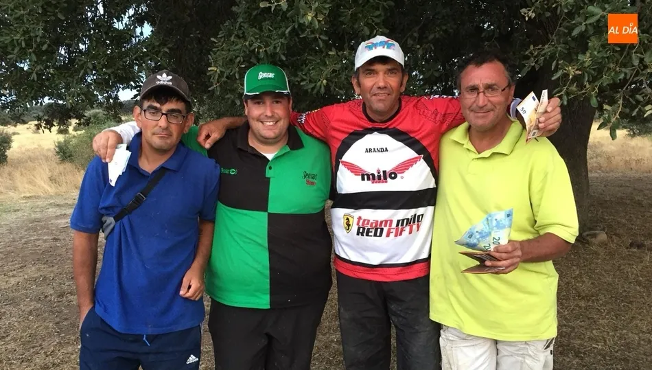 Las parejas ganadoras de este maratón de pesca por parejas