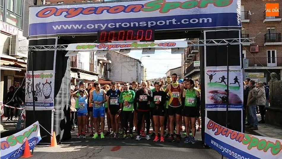 Momento de la salida en una edición anterior de la Carrera Urbana de Vitigudino / Archivo