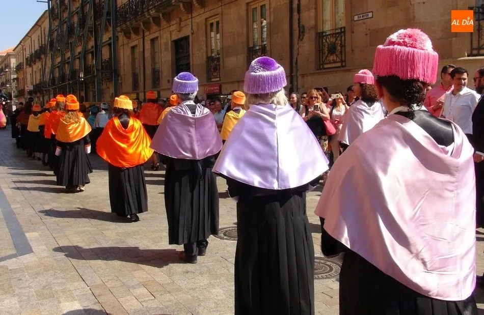 Foto 9 - Hist&oacute;rica comitiva universitaria por el centro de Salamanca con m&aacute;s de 400 acad&eacute;micos