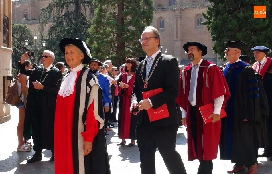 Foto 6 - Hist&oacute;rica comitiva universitaria por el centro de Salamanca con m&aacute;s de 400 acad&eacute;micos