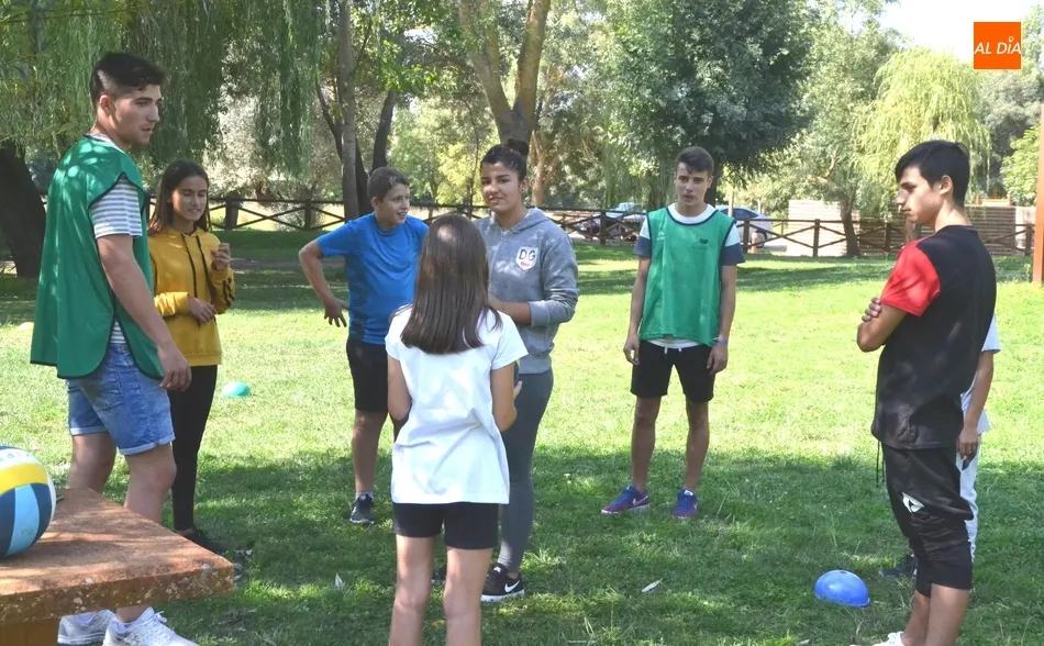 Foto 9 - El IES Tierra lleva a sus alumnos de 1&ordm; de la ESO al Pic&oacute;n para fomentar su confraternizaci&oacute;n  