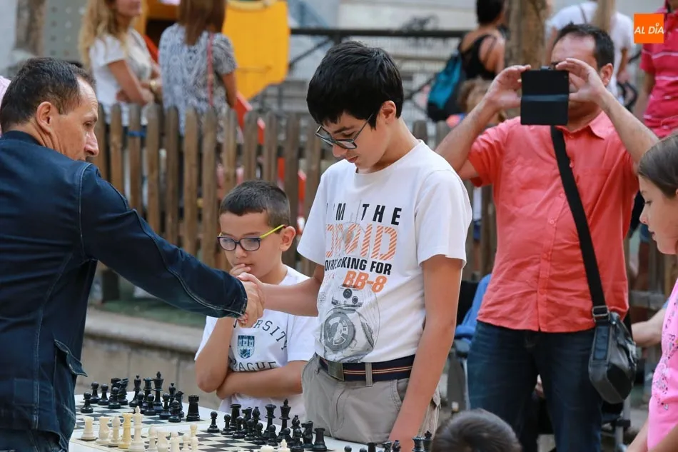 Foto 10 - Ajedrez para todos en la plaza de Carmelitas  