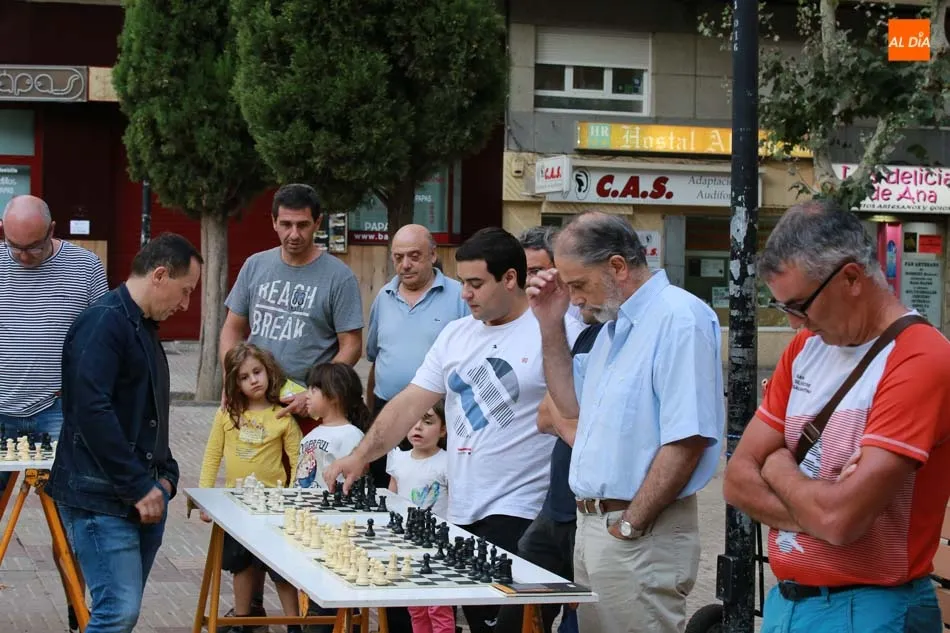 Foto 8 - Ajedrez para todos en la plaza de Carmelitas  