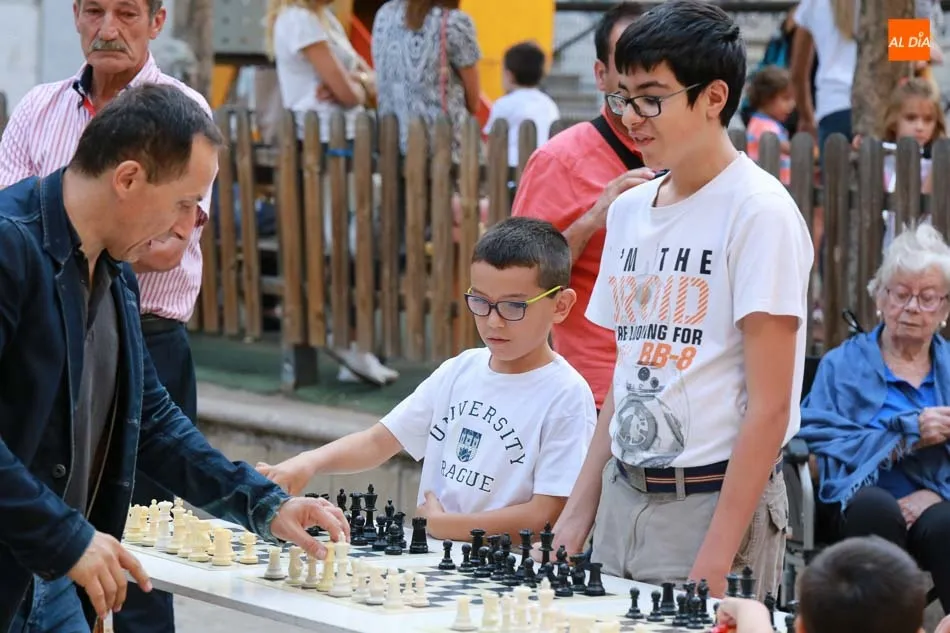 Foto 5 - Ajedrez para todos en la plaza de Carmelitas  