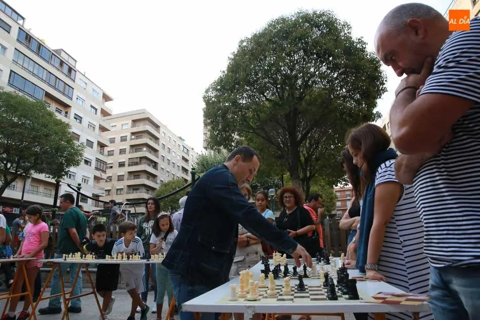 Foto 4 - Ajedrez para todos en la plaza de Carmelitas  