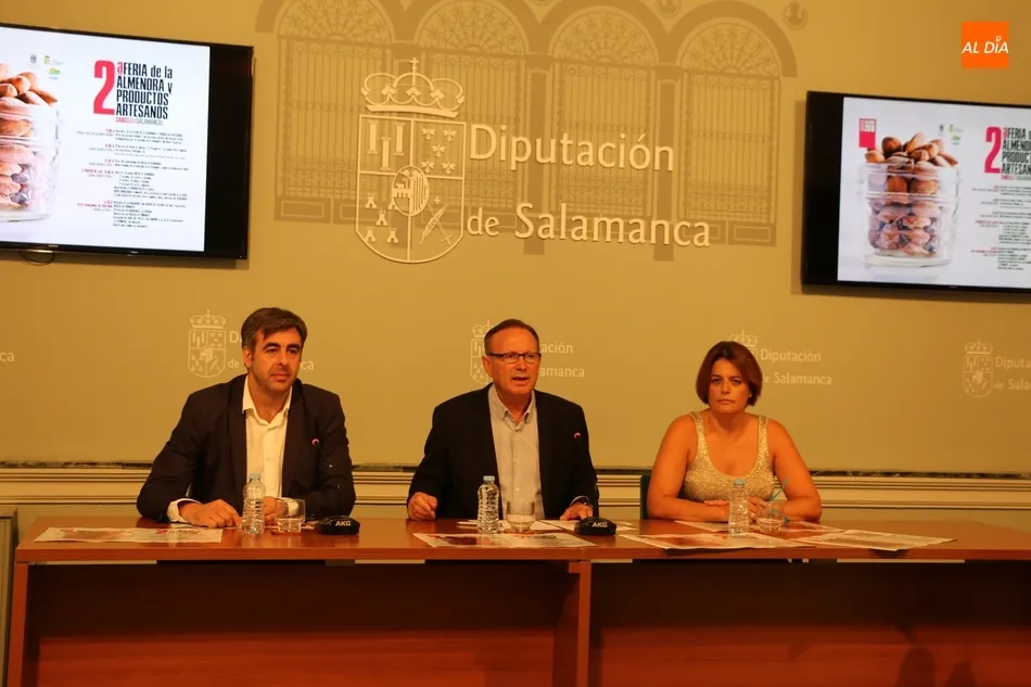 Foto 3 - Saucelle se abre al sector agroalimentario con su II Feria de la Almendra y Productos Artesanos