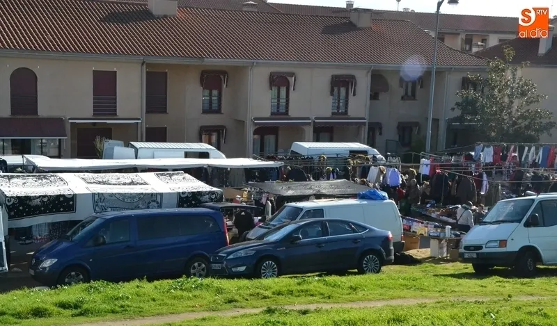 Los actuales vecinos del mercadillo sabatino piden al resto de mirobrigenses que se pongan en su...