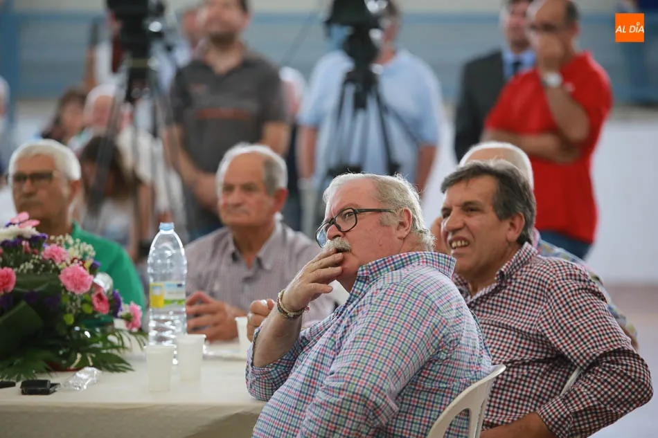 Foto 10 - Emocionante homenaje al popular empresario Silvestre S&aacute;nchez Sierra en su pueblo natal