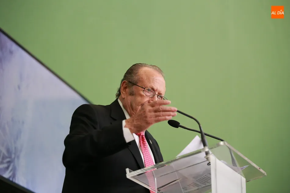 Foto 8 - Emocionante homenaje al popular empresario Silvestre S&aacute;nchez Sierra en su pueblo natal