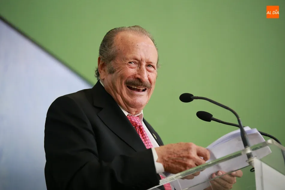 Foto 4 - Emocionante homenaje al popular empresario Silvestre S&aacute;nchez Sierra en su pueblo natal