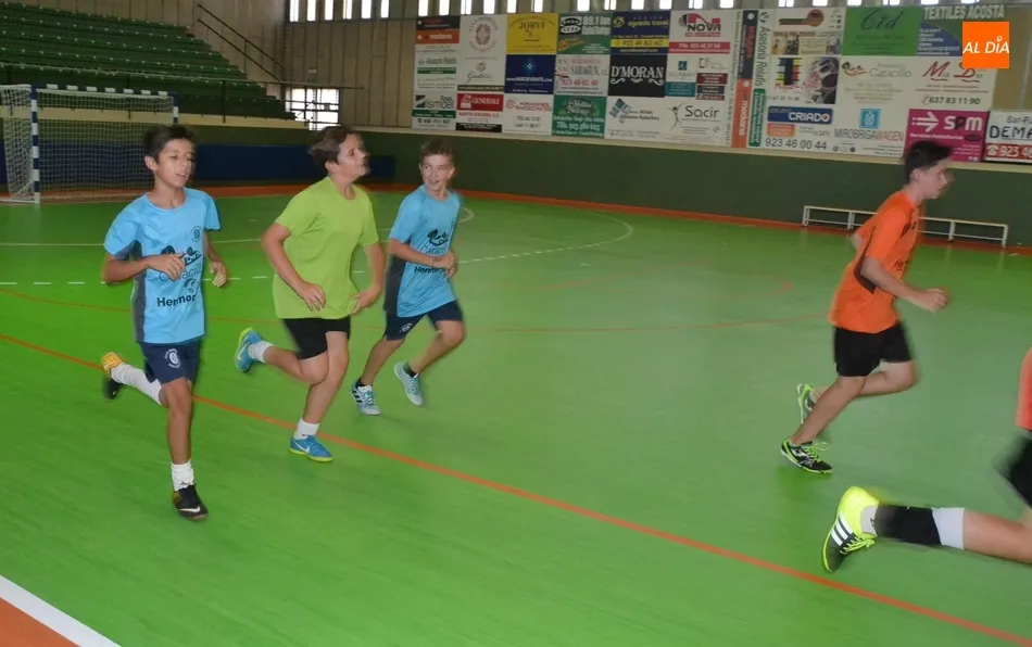 Foto 11 - El III Infantil inicia oficialmente la pretemporada con un renovado plantel  