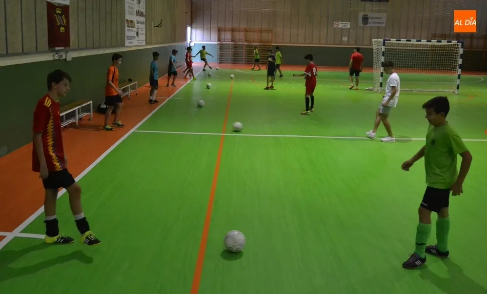 Foto 2 - El III Infantil inicia oficialmente la pretemporada con un renovado plantel  