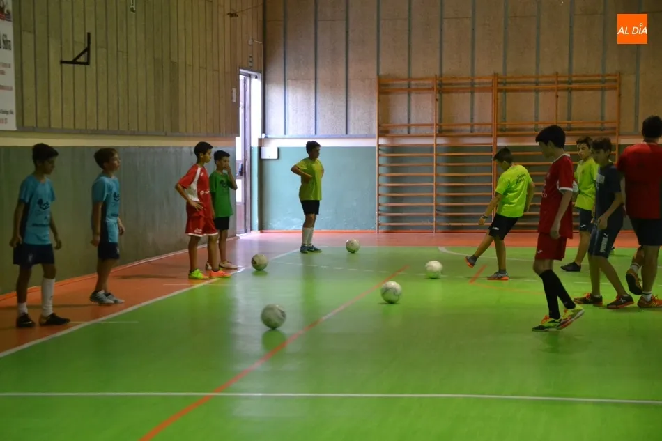 Foto 4 - El III Infantil inicia oficialmente la pretemporada con un renovado plantel  