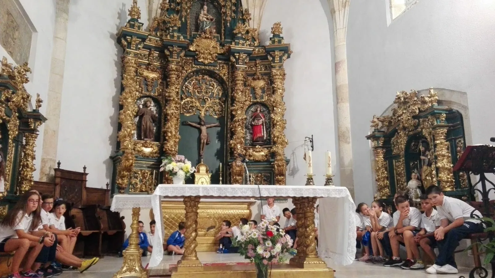 Foto 5 - El Colegio Santa Isabel celebra una eucarist&iacute;a por el comienzo del curso