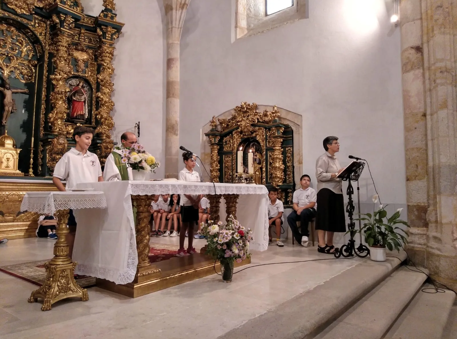 Foto 4 - El Colegio Santa Isabel celebra una eucarist&iacute;a por el comienzo del curso