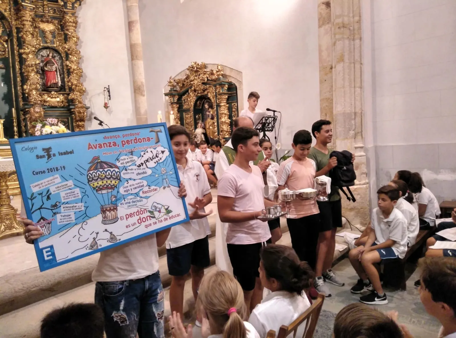 La eucaristía se celebró en la iglesia del convento