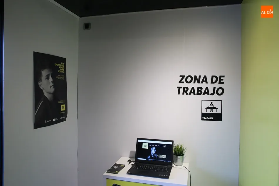 Foto 6 - El roadshow de Fundaci&oacute;n ONCE acerca a los j&oacute;venes con discapacidad al empleo  